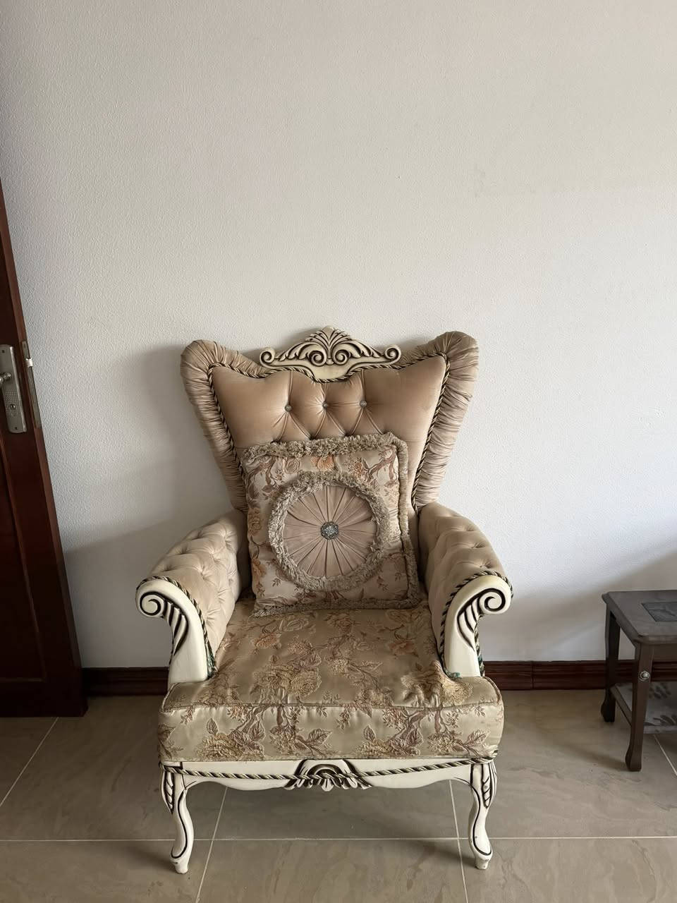 تخم ١٠ مقاعد قنفتين كبار وحده وسط وكراسي ٢
مابي اي عيب اريد ابيعه لان راح استفر 
السعر قفل ( 450 ) اخذته ٧٥٠


**إذا كنت صاحب هذا الإعلان وتريد حذفه لأي سبب، رجاءا أرسل رسالة إلى الدعم الفني**