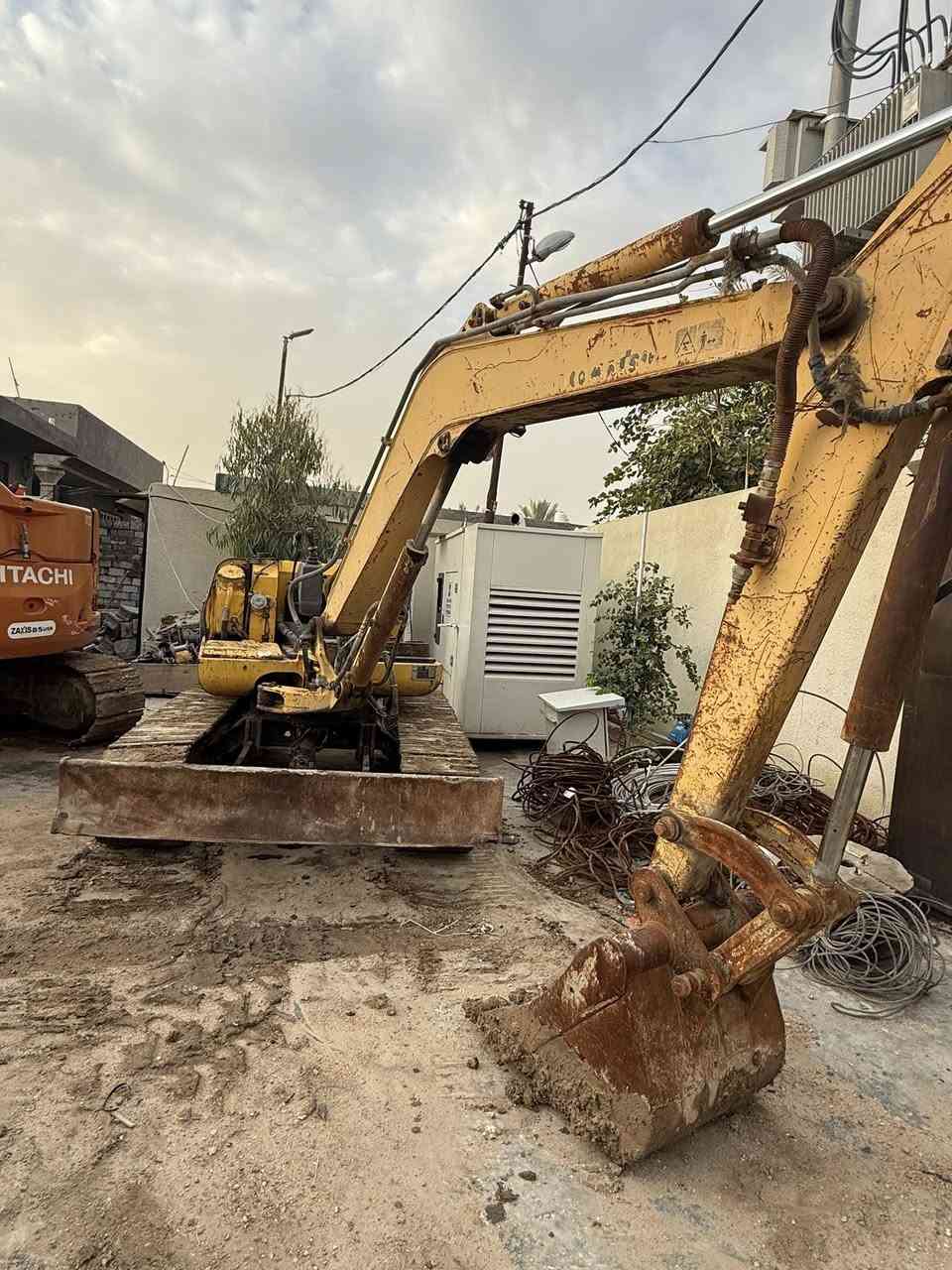 السلام عليكم للبيع كابوته  رقم سليمانيه شغاله وجاهزه سعرها ٧٥ ورقه وبيها مجال بسيط مكانها كربلاء طوريج ***********
