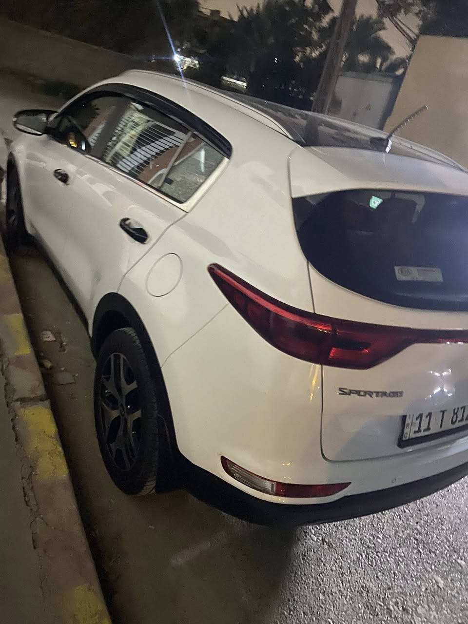 السلام عليكم كيا سبورتج 2018 خليجي 
ماشية 83 كيلو رقم بغداد بسمي
موصفات 
بنراما سويج 
اشاير بالمري 
قطعتين تبريد 
مكفولة من صبغ والتبديل والفتح فقط
بيه بارد باب صندوك مئشر علية 
عارضه ب188 وبيه مجال مكاني بغداد الشعب
***********
