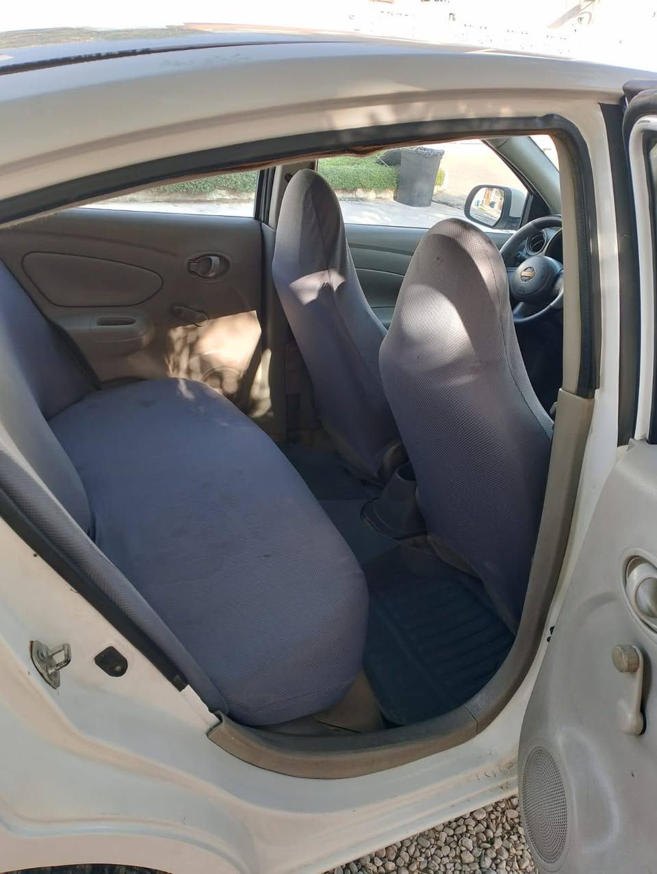 نيسان لاكشميباي موديل ٢٠١٤ براوةي دووبةي
اوتوماتيك ٢جام كارةبا
٤٠ورقةو مجال 

شوين كةلار 

***********
