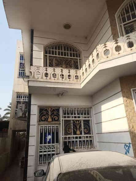 بيت للبيع
المساحة 243 متر حي العروبه 3  خلف اسواق الربيع 
يحتوي على مطبخ سراميك وصاله واستقبال وغرفة عدد 2  والطابق الثاني يحتوي على غرفة عدد 4 وحمام وتواليت 
***********
