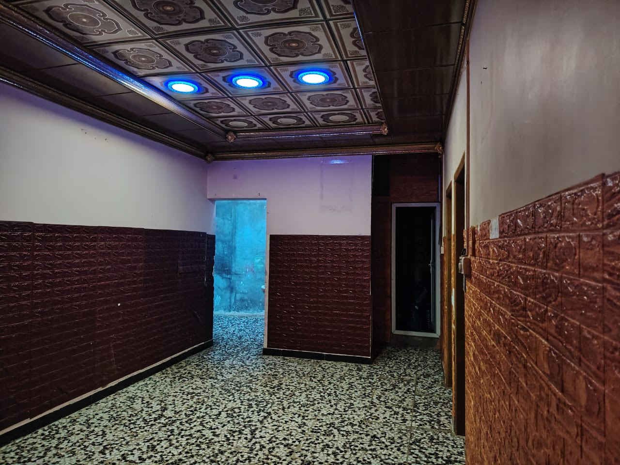 للايجــار طابق اول معزول الجمهوريه
غرفتين صاله مطبخ صحيات
اجار450 📞 *********** 📞
