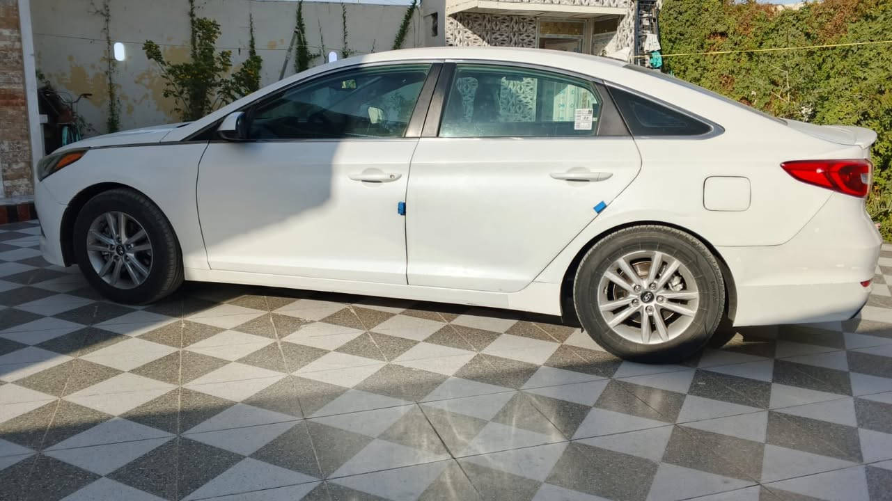 سلام عليكم للبيع سوناته موديل 15 السياره جاهزه من كل النواحي مكينه كير تبريد حداديه تخم تاير ترايدك وين مايعجبك  سونار مرفق مع الصور بدون تبديل ولا قطعه فقط صبغ ولا ايرباك طاك السعر 120 وبيه مجال قليل  للستفسار *********** مكان السياره الناصريه قضاء الفهود
