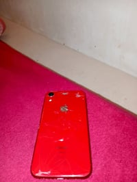 ايفون اكس ار • ذاكرة ١٢٨ • ظهر مكسور