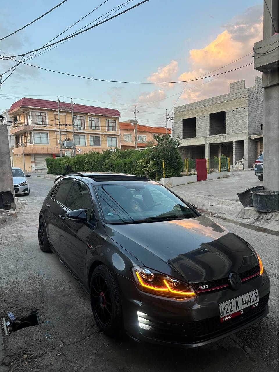 كولف gti فولل ٢٠١٥ سياره كه هه تا بلي جوان و كه نجانه يه هه موو گياني به شه رته ٣ پارجه و نيو سبوغي هه يه.  به س نمونه يه له جواني كير مه كينه هه موري به شه رت مه كينه ٢٠ توربويه بورغي لي بانه درايه كه بسه گه ر موشته ريني بيزارمان مه كه. له گه ل ريزم. 
ژ.م/*********** أربيل, العراق
