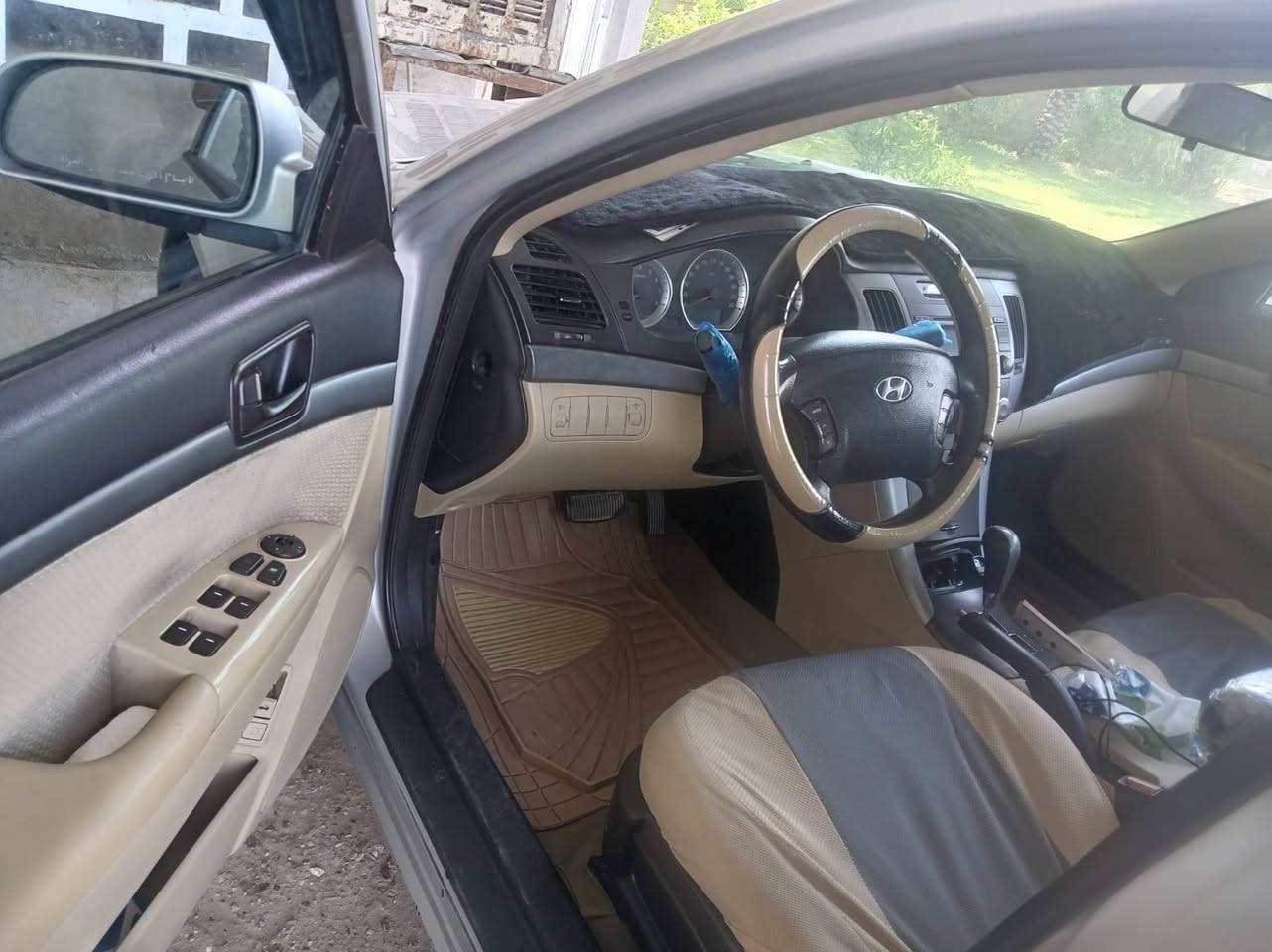 للبيع سوناتا 2010خليجي بيه قطعتين صبغ بدون دواخل محرك 2400 تبريد شغال مكان الانبار السعر 115//***********
