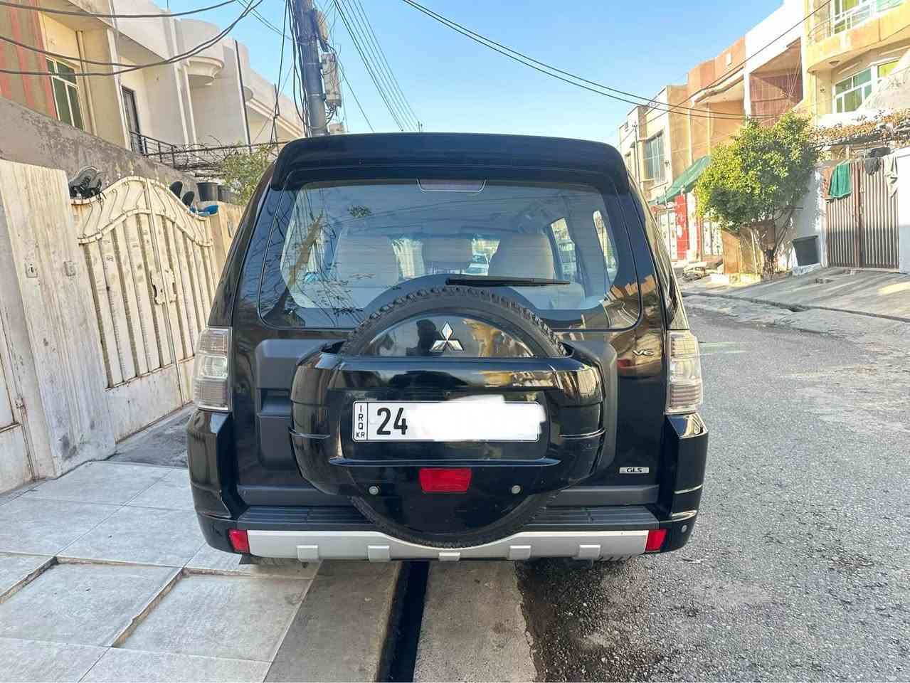 السلام عليكم
رقم موبايل (***********) واتساب موجود 
للبيع باجيرو موديل 2010 وارد خليجي السعر (120) مكفوله كفاله عامه من صبغ وتبديل مواصفات السياره فول 1/1 حبتور فتحه بلقماره شاشه كبيرة كامرا خلفيه وحساس تحكم ستيرن داخل صاج مكينه 6 سلندر 7 راكب ثلاث قطع تبريد كشنات جلد+ كهربائي يدات نيكل أشاير بلمري مري شفط فور ويل  كير وحداديه تبريد وتخم تايرات بحاله ممتازه جدا جدا رقم دهوك انكليزي تحويل مباشر مكان سياره في اربيل / بسمى تحويل مباشر أربيل, العراق
