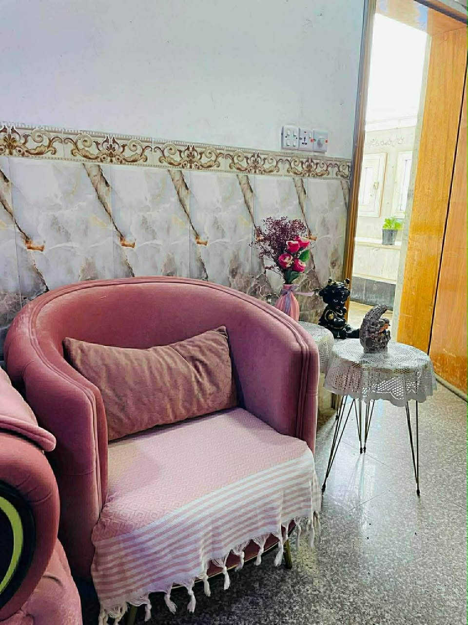 عشره مقعد ثنين ابو نفر وثنين كبار ياخذون ٣نفرات ووحده ام نفرين  الظهر ينفتح مالته وممكن يصير مثل السرير قماش وتر بروف جدا عملي ماخذي مليون. قبل ست اشهر يردو ب٨٠٠


**إذا كنت صاحب هذا الإعلان وتريد حذفه لأي سبب، رجاءا أرسل رسالة إلى الدعم الفني**
