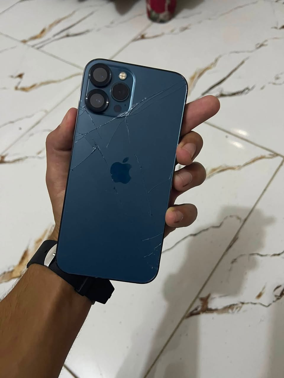 سلام عليكم ورحمة الله 12برو ماكس لبيع جهاز مستبدل بطاريه جهاز بي فطر مثل ما موضح بل صوره وبي خط بل شاشه ممئثر عل لمس جهاز حلو وضيف ذاكره ٢٥٦ جهاز كلشي شغال بي لبيع او مروس سعر ٣٥٠ وبي مجال ***********
