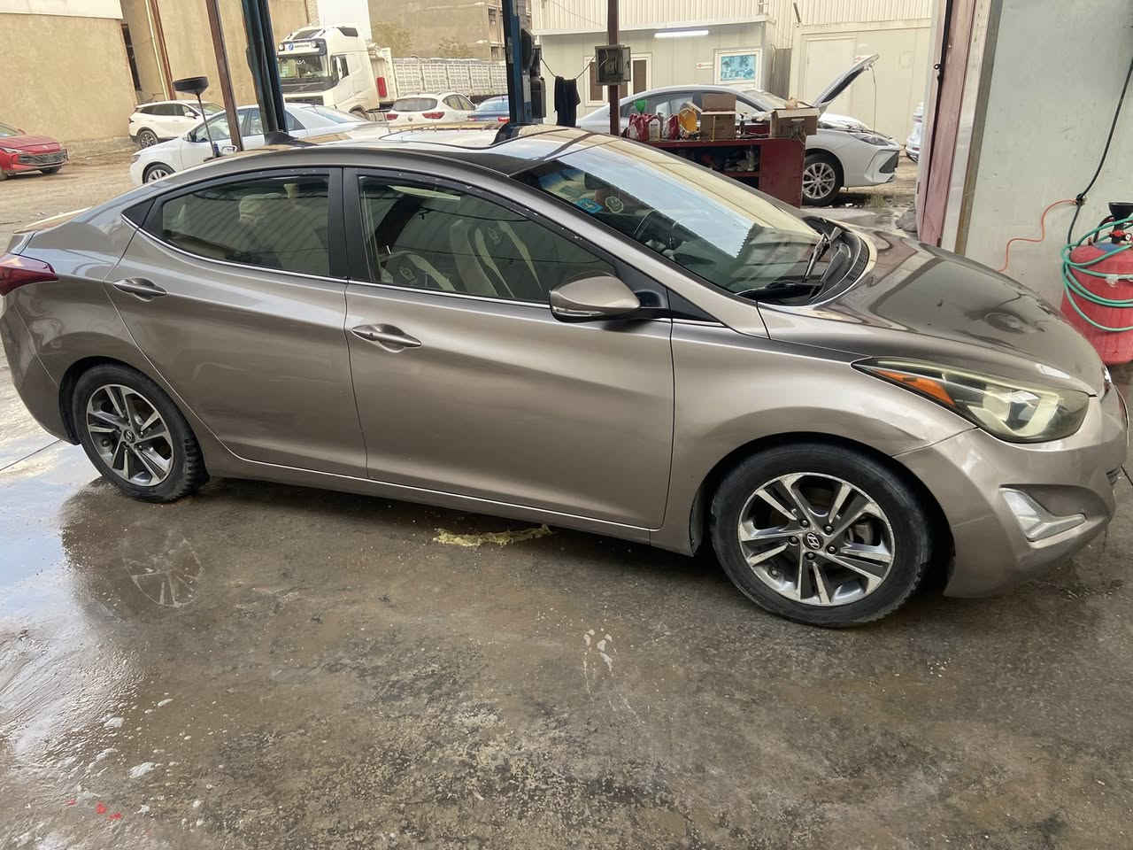 السلام عليكم 
النترا وارد طابه كلين 
بيها ٥ قطع صبغ بدون حادث 
السياره فول مواصفات ١/١ 
ماشيه ١٣٠ الف قابل للزياده 
السعر ١٠٨ 

مكان السياره بغداد 
***********
