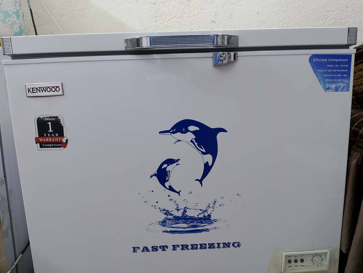 السلام عليكم مجمده للبيع نضيفه قليله الاستعمال سعر 250 وبيها مجال شراي اتصل على رقم ***********
