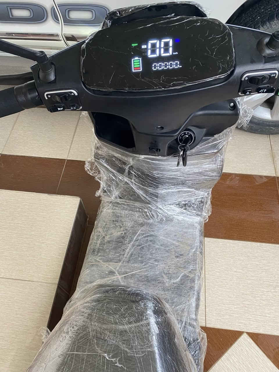 ماتۆڕ شەحن بۆ فرۆشتن🔌🔋
پێیان دەڵێن ماتۆڕی دلیڤەری:
مواسەفات:
کوشن گەورە، دەبڵ سندوق، سندوق گەورە ،برێکP ، و برێک کارەبای  ، 6پاتری گەورە، فول لایت، هۆڕن ، ئیشارەت ،حاسە، ئیدەستی خۆمە، هیچ شتێکی نەگۆڕاوە کامل بیلادیە،
ولەکاتێک یەکێک بیەوێ بیدزێ تایەی قوفڵ دەبێت و سەوتی ئاگادار کردنەوەی لێبەرز دەبێتەوە🛡️،فول سکویریتی⚔️،دەبڵ جەگ، هەردووک ویل دیسک، ABS , تایە پان ،ئیشارەت پێشو پاش، ئیشارەت و چواری کاتم،گڵۆپی برێک ،چواری، لایت گەورە🔦💡  ، فیز ، گرینگترینیان ئەقڵ دفن واتا تەڕنابێ⛱️ دژەسوتانە (لەیەک ماتۆڕی ترانیە)، تاقم وایەر دفن ،گڵۆپی ئیستاپ، هەموو شتی بێ موشکیلەیە بەشەرت ،وگڵۆپ لیدبۆجوانی ،دەرحی شاشە،شوێن شەحن کردنەوەی مۆبایل ، شوێن مۆبایل، دەسکەکەی کامل بەرگی لێدراوە ،لەف گەورە،، توانای هەڵ گرتنی 250 کیلۆگرامی هەیە، یەک جار شەحن کردنەور 80 کیلۆمەتر دەڕوا بەحیساب ، شەحن کەرەوەکەی بیلادیەو ئین ڤێتەرە🧊، بۆتەمەنی ٧ ساڵ بەسەرەوە دەبێ ، لێخوڕی نی زۆر ئاسانە ، دەتوانی دونەفەر هەڵگری ، بێمەسروفن ، لە بازاڕ بۆی مەگەڕێ ،کامل لایلۆنی لێدراوە بۆوەی شوخت نەگرێ ، نوێ نوێیە لەگەڵ تازە فەڕقی نیە  دووحەفتەیە کڕاوە تەنها 90 کیلۆمەتر ڕۆشتوە، شەحن و کامل شتی خۆی لەگەڵایە ، ئیتر فول فول مواسەفاتە بەس ماشااللە دەوێت 🏍️، شتەکە تیجاری نیەو تایبەت دروسکراوە، 50 ی سەیارە دەڕوا🛫 ، چوار گێڕە🥇،بڕخوی لێبانردراوە 🪛، 

ئەگەر موشتەری ئەدکە و لەکۆمێنت بنوسە (وەرەچات)📩💾

پاتری 2026 لەسەرە کەکڕیومە بەسفری یەکسەر پاتری 2026 م خستۆتەسەر هەر بیلادی ئیخۆی 
مۆدێل:2025
ناونیشان: ڕەنیە/ حاجیاوا📍
نرخ : حەوسەت پەنجا دۆلاری پێدراوە , بە 675$ مەحامەلە.
لەخزمەتان دام❤️


**إذا كنت صاحب هذا الإعلان وتريد حذفه لأي سبب، رجاءا أرسل رسالة إلى الدعم الفني**