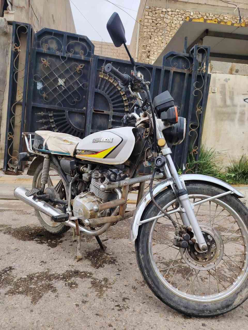 سلام عليكم موطور ايراني موديل 17 بدون اوراق موطور مكفول كفاله سعر 350 وبي مجال مكانه التاميم الاستفسار ع ***********
