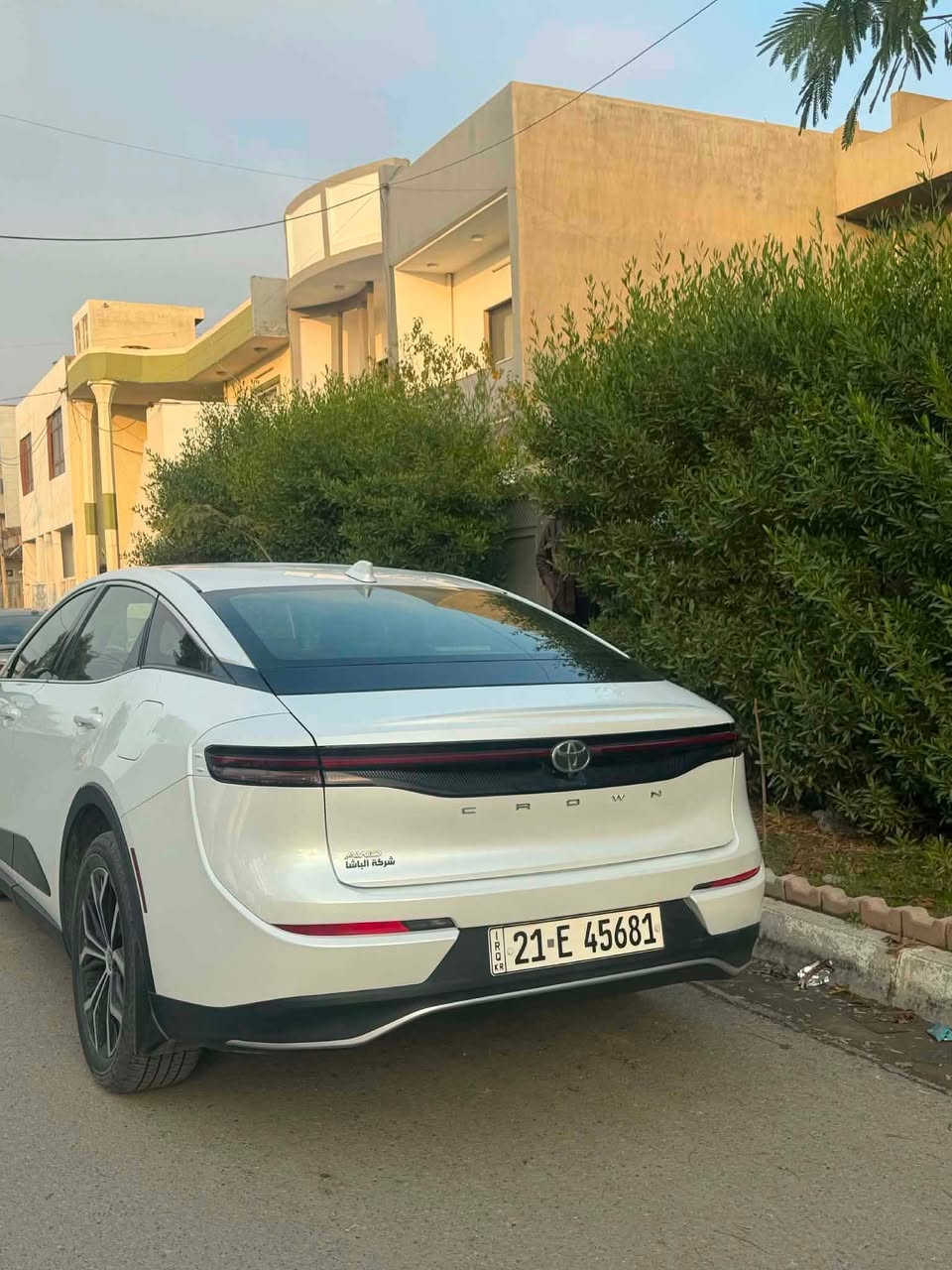 السلام عليكم
للبيع تويوتا كراون 2023 
السياره كلين 
فقط دعاميه ونفسهه راجعه 
وتعديل بالجنطه بارد على كد أقل من الشبر امبين يمك
السيارة ماشيه 36 الف مايل 
صور حادث بالمنشور 
رقم سليمانية تحويل مباشر 
السعر 295 ورقة وبيها مجال 
مكاني كركوك حي الواسطي 
هـ ***********
