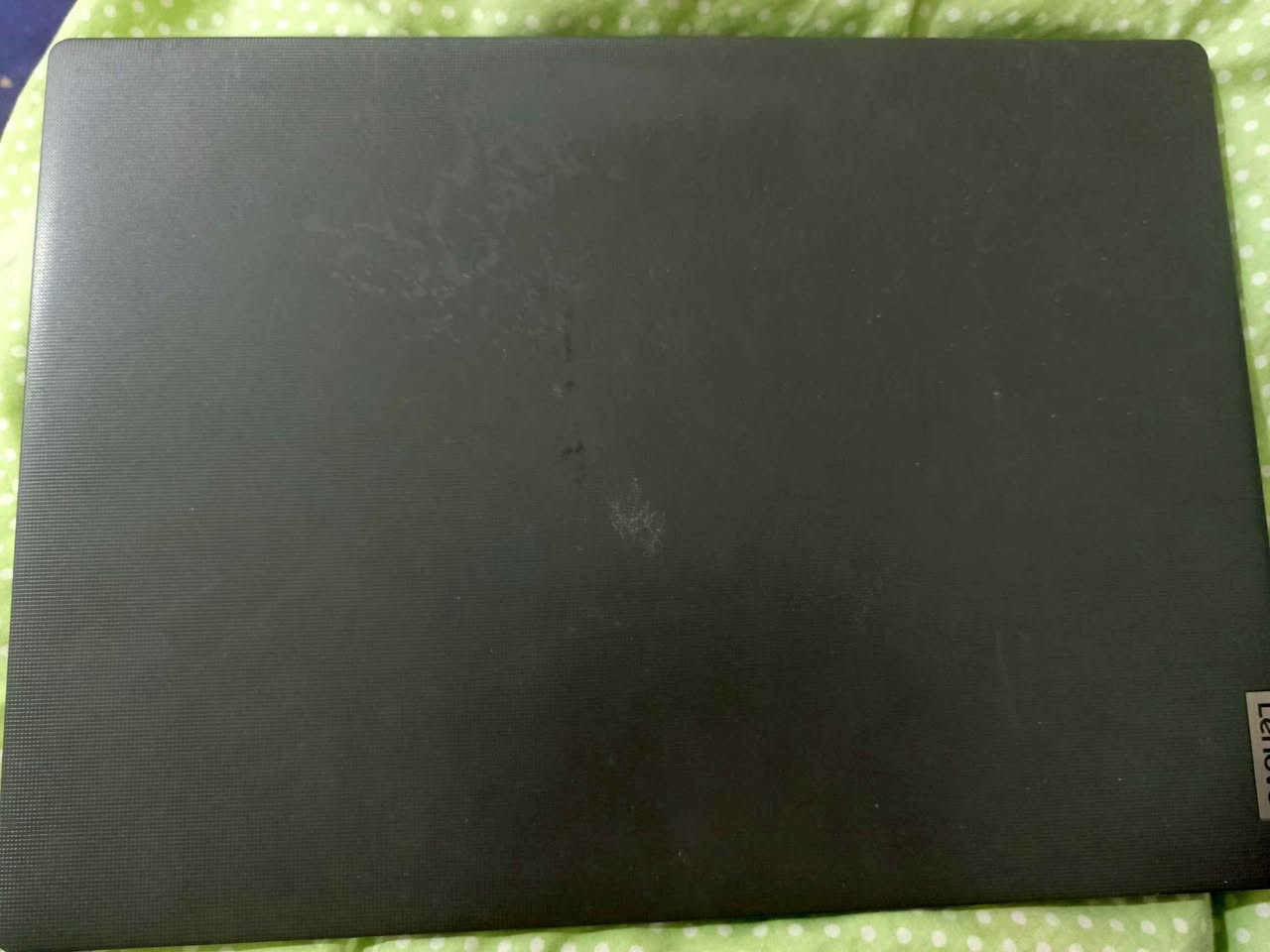 السلام وعليكم لابتوب من لينوفو نظيف كلش 90% هارد ssd 120 رام 4 قابل للزيادة استخدمته دراسة فقط لابتوب بسيط مال تصفح مال دراسة شاشتة كلش حلوه للمشاهدة افلام وغيرها الابتوب حديث وندوز 10 برو واجا تحديث 11 بس ماحدثته صوته ايضا ممتاز سعره 250 مكاني بصرة وبي مجال للاستفسار *********** شط العرب, البصرة
