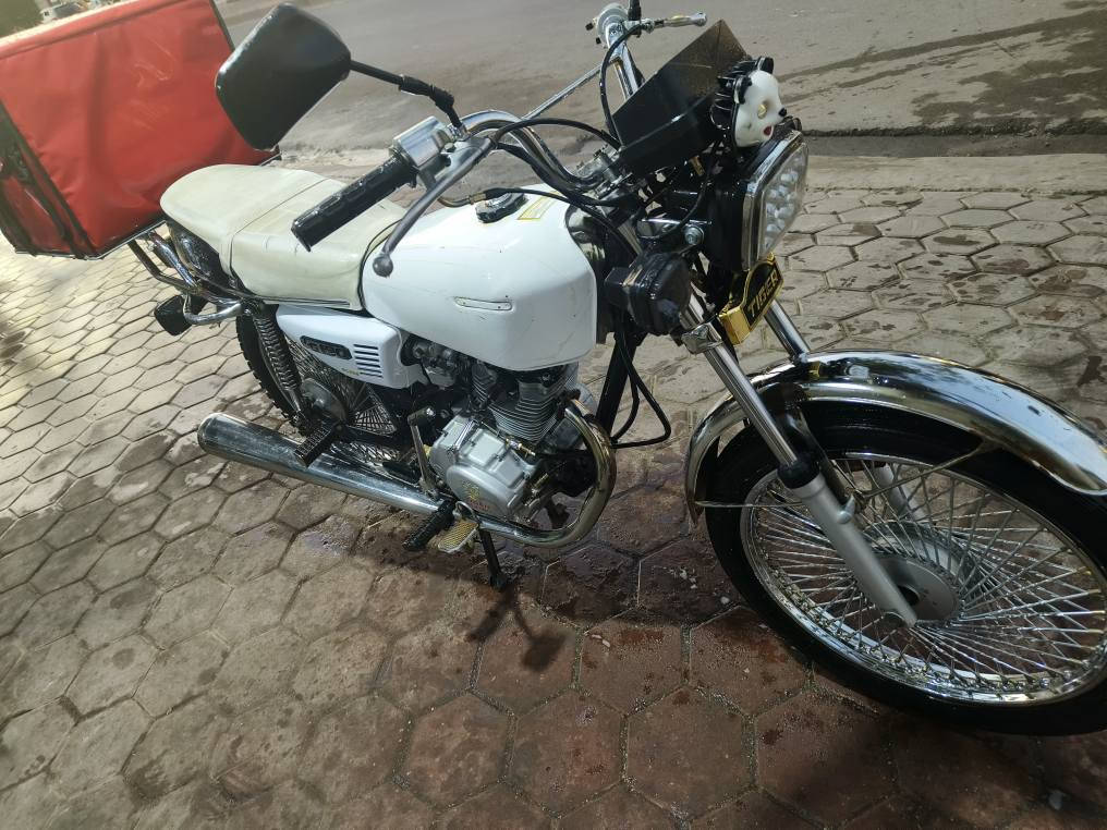 ايرانيه 4 كير دراجه محرك  نار🔥 
شاشه كهرباء باتري تايرات بريكات كله جديد
ويا الصندوك جديد بعد مامتخلا بيه علاكه
موديل ماعرف بيها اوراق مشككين شويه 
بها وكاله بيع وشراء بمحضر من مركز المرور
(مكاني بغداد - المحمودية)
تواصل على الخاص بغداد, العراق


**إذا كنت صاحب هذا الإعلان وتريد حذفه لأي سبب، رجاءا أرسل رسالة إلى الدعم الفني**