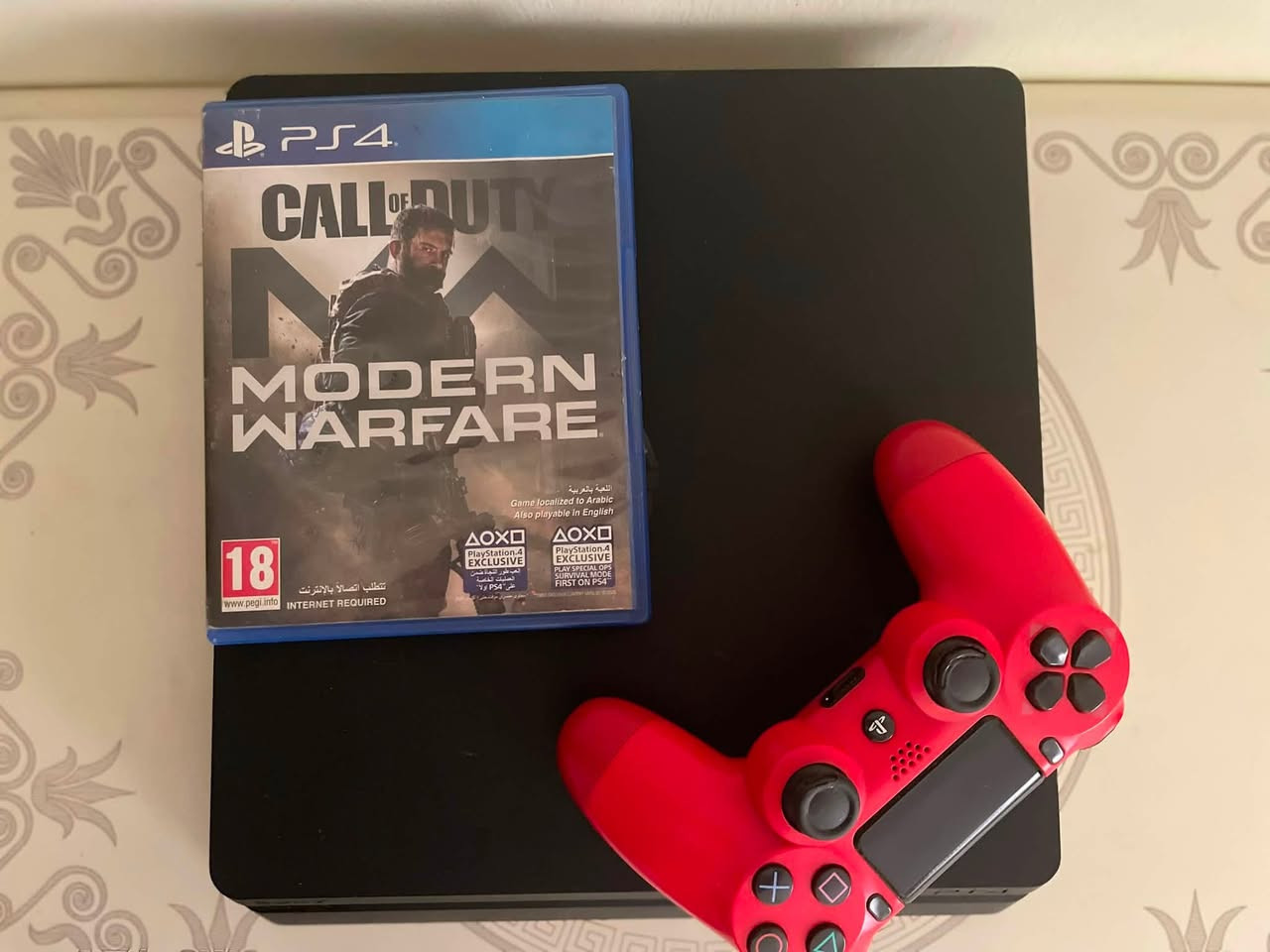 Ps4 سلم 
اونلاين ذاكرة 500 كيكا بايت 
مع قرص call of duty 
وثلاث يدات اثنين تجاريات و وحدة اصلية و مفتوح لغرض التنضيف فقط ما مبدل ولا قطعة مع كامل الملحقات الاصلية مال الشركة

السعر  220الف

للتواصل ***********
