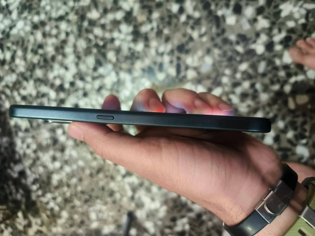 السلام عليكم هونر x7d 
نضيف اخو جديد موضح قبل اسبوع من مشترية ب صور ذاكره ٢٥٦ عشوائية ١٦ 
جهاز شغال ب كامل بلادي زلخ مابي معالج موضح كدامك 
الجهاز كامل ملحقات
 بغداد 
 *********** اكرر غير متواجد فيس واتساب فقط فقط فقط
