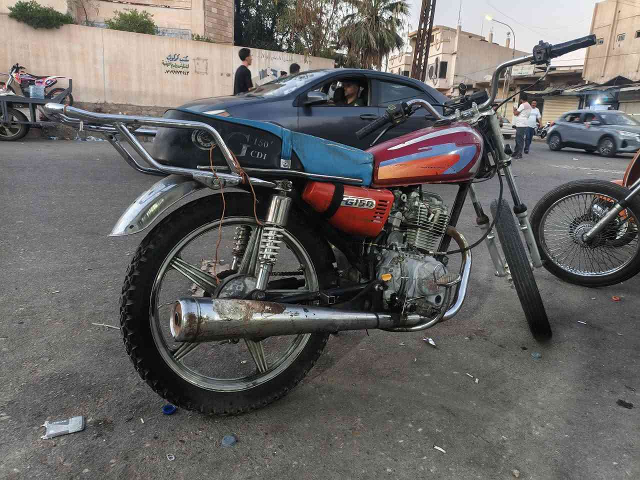 سلام عليكم للبيع دراجه جني 5 كير محرك 200 شرط لا صوت لا صرف لا بخار كلجات جديده شلعه ومعدل فول صالنصه كاتم دراجه مال شغل سعرها كلش مناسب 220 ومجال بسيط مكاني كركوك كوباني ***********
