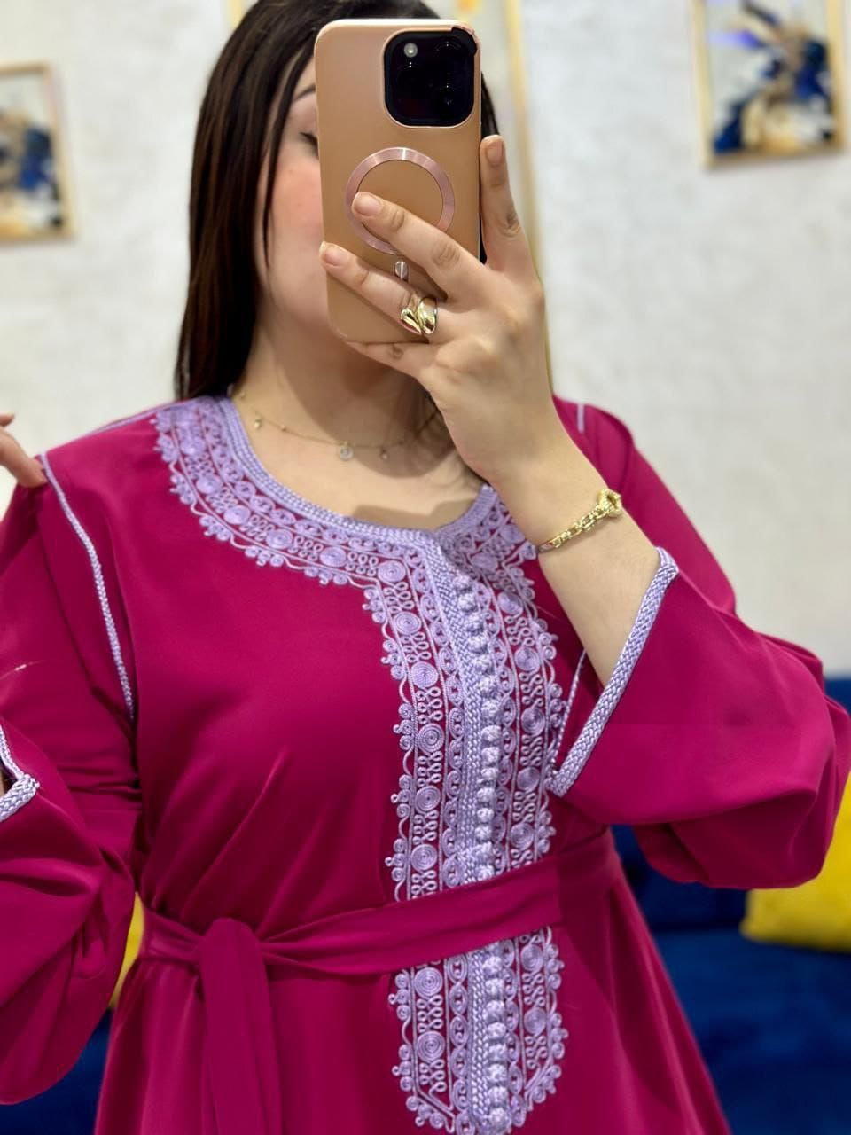 جبدور بالحزام مخدوم بالطرز او العقاد 
التوب:  كريب روزة 
القياس:  l xl xxl xxxl


**إذا كنت صاحب هذا الإعلان وتريد حذفه لأي سبب، رجاءا أرسل رسالة إلى الدعم الفني**