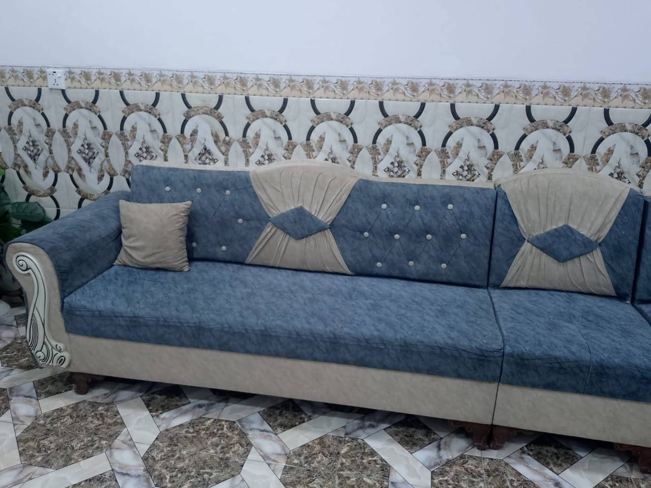 تخم ديوان( 10 ) مقاعد مستعمل اخو الجديد كلش جديد السعر 300 وبي مجال قليل
اتصال ***********
