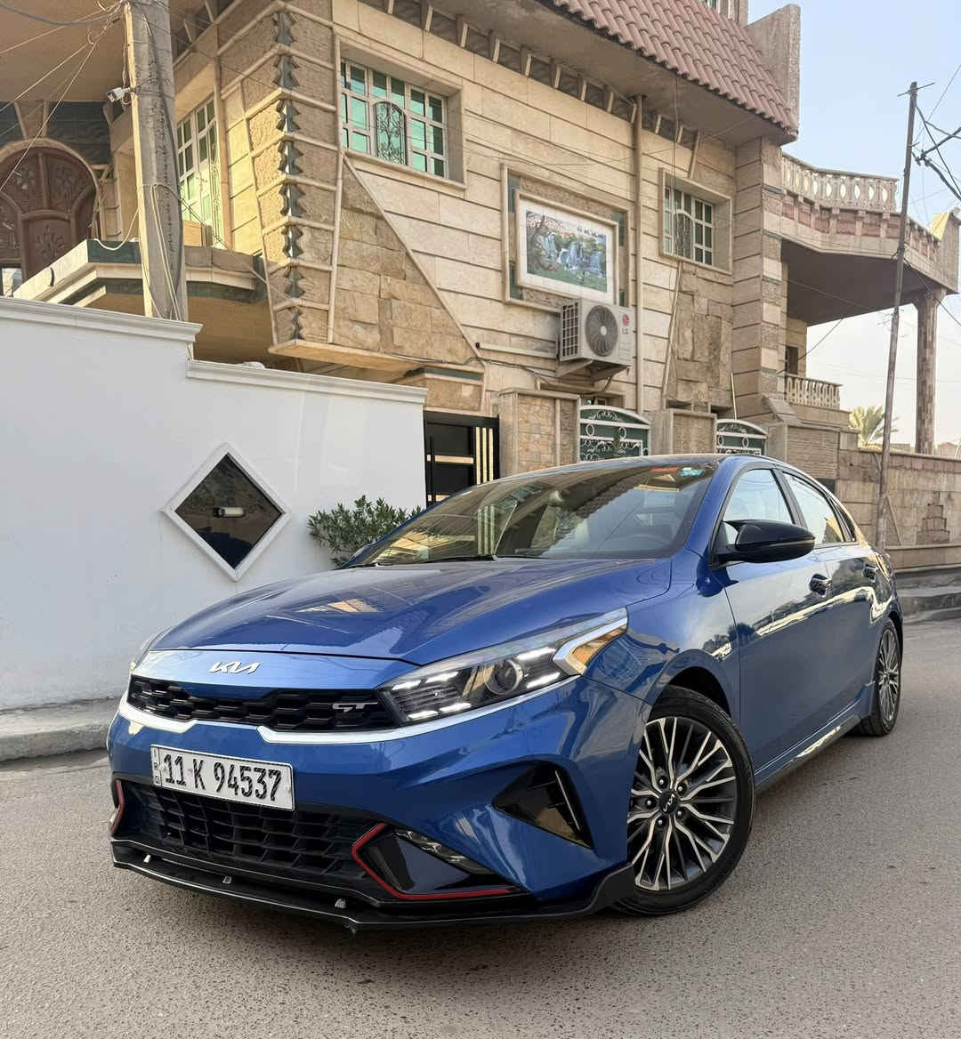 السلام عليكم 
للبيع فورتي GT LINE
موديل 2023
مكينة 2000 
بصمة 
تشغيل عن بعد 
رادارات اماميه وخلفيه وجانبيه 
نقاط عمياء 
تحديد مسار وقيادة ذاتيه 
صندوق ذكي
شاشه جبيره كار بلي 
بيها لايتات زنون اصلي
ماشيه 49 الف كيلو متر  مماشيه هواي بلعراق 
 حادثها موضح بلصور بدون ايرباك 
جاملغ مبدل با اصلي لكن غير لون 
وربع الباب مصبوغ لغرض مطابقه اللون
سياره جديدة جداً
بااسمي السياره ومكانها بغداد حي الاعلام 

السعر 168 ورقه بيها مجال بسيط  

الرقم ***********
