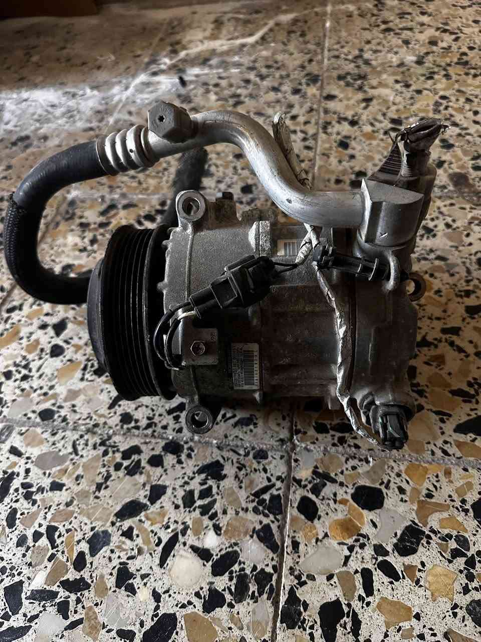 سلام عليكم غراظ سي200للبيع الرايدهن يتصل ***********
