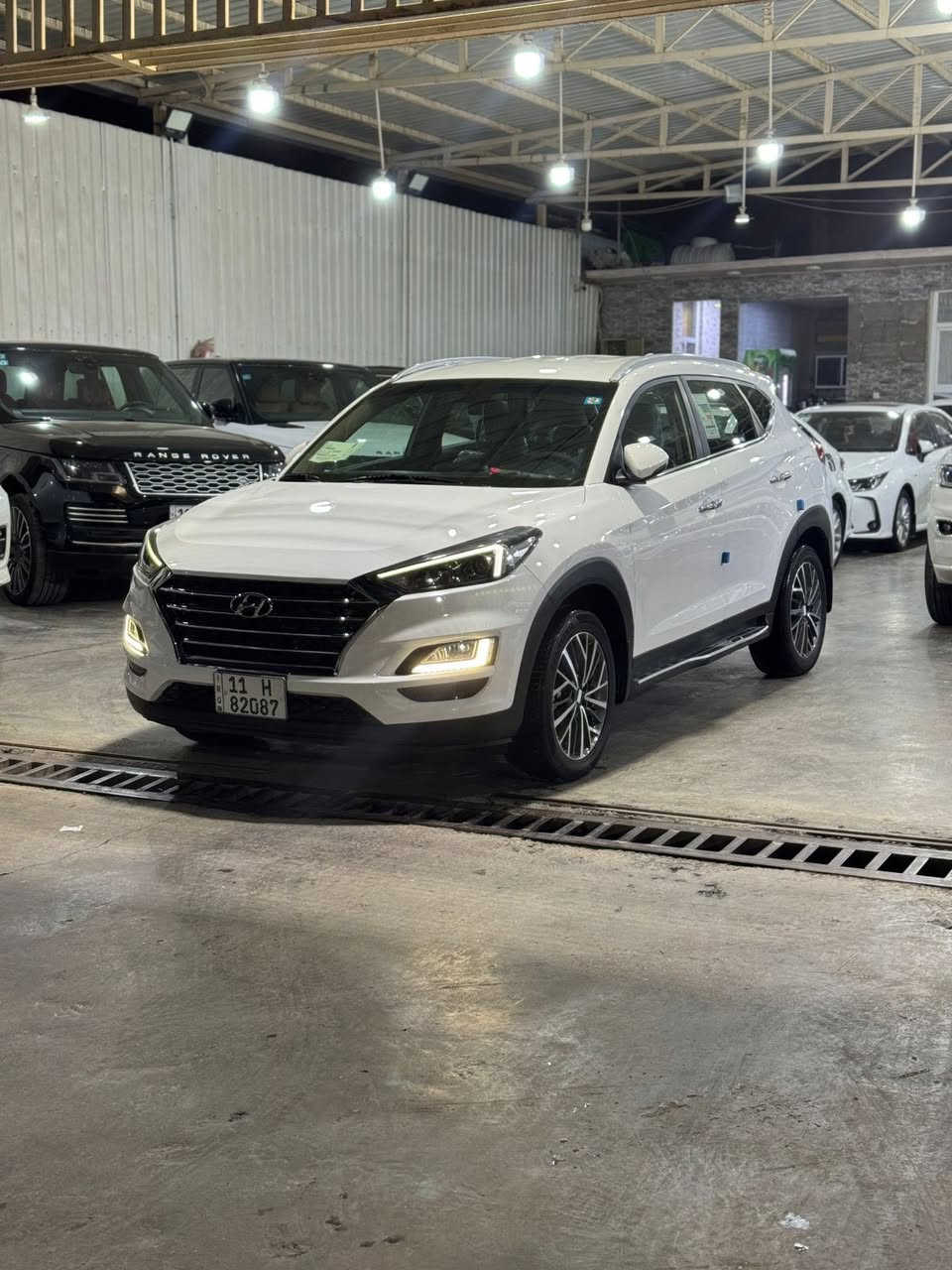 السلام عليكم 🩵
توكسان 2020 شركه الكاصد 
بصمه تشغيل شاشه جبيره كشنات كهرباء 
فول تحكم ستيرن لايت زنون بك لايت لد 
سايد بريك رجل مري شفط محرك 2000 دوش 
رقم جديد هزه جديده ماشيه 80 كم استعمال نضيف 
السياره بسمي تحويل ثاني يوم 
للاستفسار الاتصال ع (***********)
