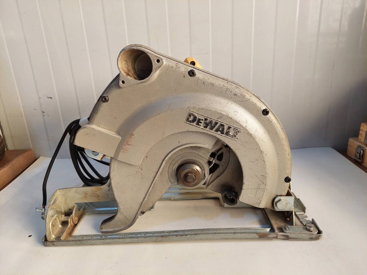 مجموعة ديولت اصلي الي يحب يتصل على الرقم *********** يوجد توصيل
