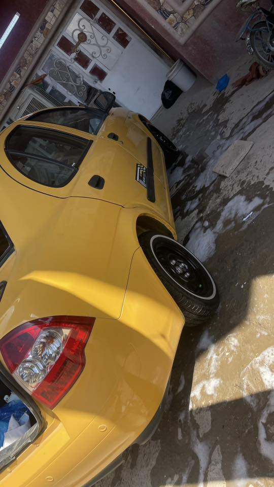 سلام عليكم سياره طيبه لبيع موديل ١٦ 
سعره ٤٥وبيه مجال   رقم بغداد نكليزي مصفر هيئه  دافع ٣اشهر ليكدام وغرمات صفر 
سياره بيه جاملغ خلفي عكس السايق فقط رش بدون معجون ولا دواخل   وبيه رصعات خفيفه فقط مكاني بغداد ***********
