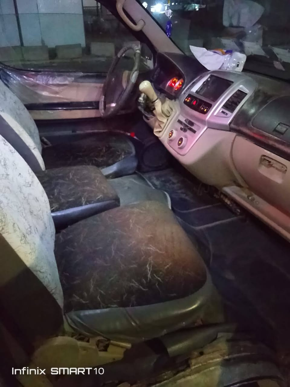 للبيع  جنبي  موديل 14مصفره من غرامات لا عليها حجز ولا شاره راعيها ما ندله سياره مكينه دفدي دوشمه عامه تخم تاير خط ابيض  سعر 38 وبيها مجال  سياره من يدك الي شارع درهم احمر مذب عليها رقم ألماني  لا خط ولا حجز ولا غرامات   *********** عنوان بغداد
