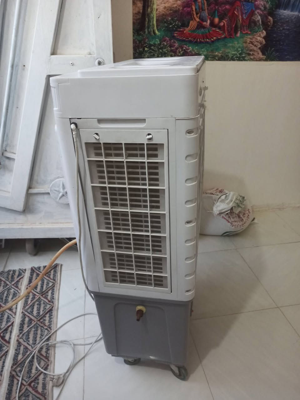 كونفيره للبيع مشتغله موسم واحد السعر 80المكان خلف مستشفئ التركي ***********
