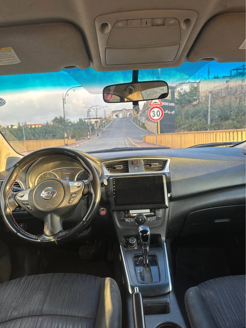 نيسان سنترا موديل 2019 sv  سياره كه ٢بارجه ي سبوغه بونيتو جملغ جه مبه كي بيشه وه ي هه يه   نه رمه ته زره كه ي هه يه ته نها به راشوتي سوكان سيسته مه سه نه وي شتي نويه 500$غرامه ي له سه ره باش معامله  وه رده كريه وه  سعريش 115مه جال
*********** أربيل, العراق
