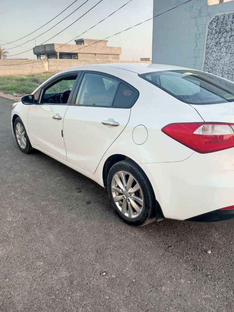 سيراتو  موديل 2014
محرك 2000
بيهه بنيد مبدل بلاد
محرك گير تدفئه تبريد كله مكفول
السعر 125 وبيهه مجال
***********
ديالى المقداديه
