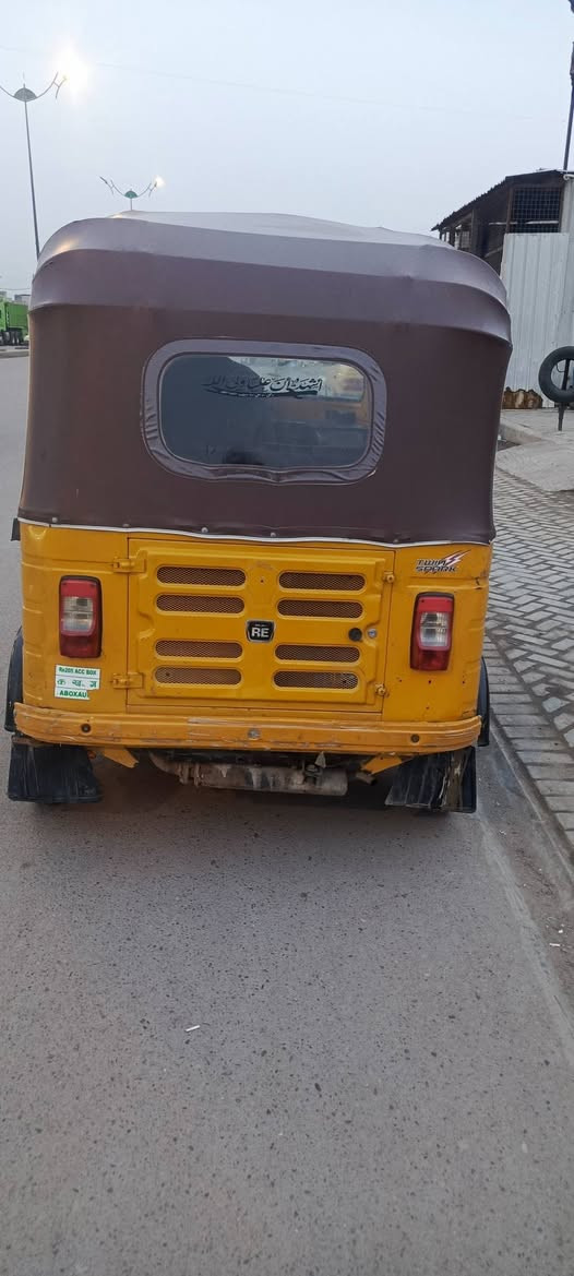 سلام عليكم تكتك 2018 شهر 8 حلوة بلاديه بيها بس شبر صبغ غيرها مابيها صبغ سعر ب5 و 300 ورقم ***********
