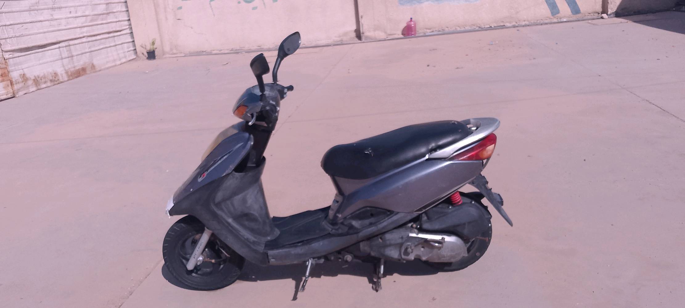 سلام عليكم درجة بريز درجة حلوه ولون مميز وشلعه ومعدل فول كلشي شغال بيه درجة مختمه ياباني كهربائيات كله شغال درجة كابريتر بلادي مكينه ممفتوحه درجة لانضوح ولاتبخير درجة خير من الله وسعر مناسب 550 وبي مجال حك الجيه المكان بغداد حي الاعلام قرب تقاطع درويش رقمي *********** واتساب يتصل وبيك خير ويدلل