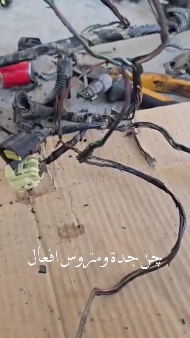السلام عليكم ورحمه الله وبركاته....
اخوتي الاعزاء ربي يحفظكم جميعا نصيحه لوجه لله علمود كم فلس للتخسر سيارتك أو عائلتك أو اصدقائك الظفيره مال سيارتك لاتخليه بدون صيانه وتهملها توقع بهل صيف ودرجات الحرارة العالية كلش وهاي حال ظفيرتك وياك عائلتك أو اصدقائك وانت طالع مسافات طويلة وتصير عندك طبك ولاسامح الله تحترك كل مافي السياره اخي العزيز سارع بصيانة ظفيرتك ورجعه شركه وبالك صافي .....اتمنى منكم تشوفون المقاطع للأخير وقيمو العمل 

هذه ظفير جيب شيروكي موديل 2000 6 

تم صيانته وارجاعها وظع شركه على ايد اخويه وعضيدي 

سيد عصام  ***********

جزاك الله خيرا على هذا العمل ونقذت أرواح البشر
