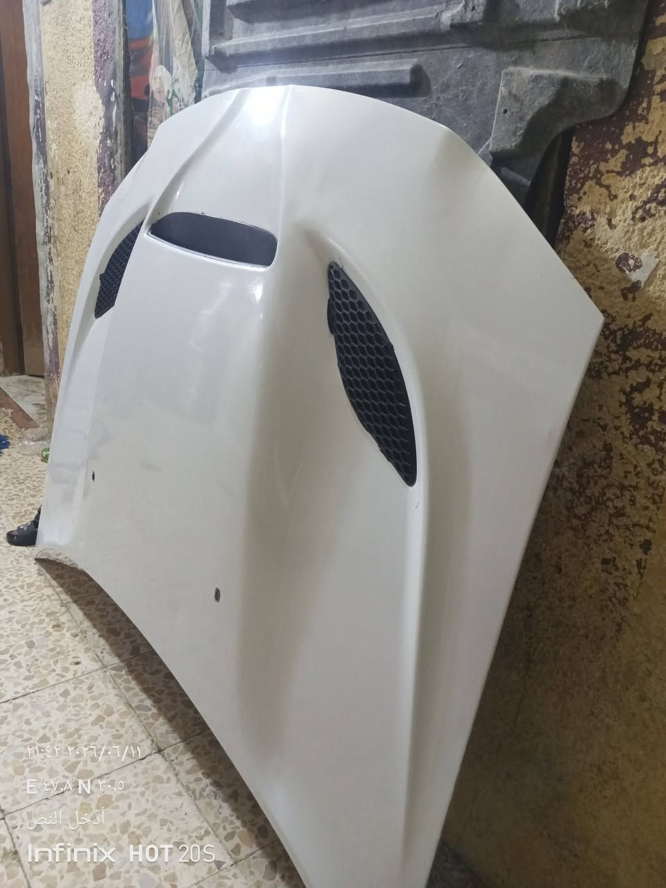 سلام عليكم بنيد اوباما SRT لون ابيض 
الاستفسار على الرقم ***********
