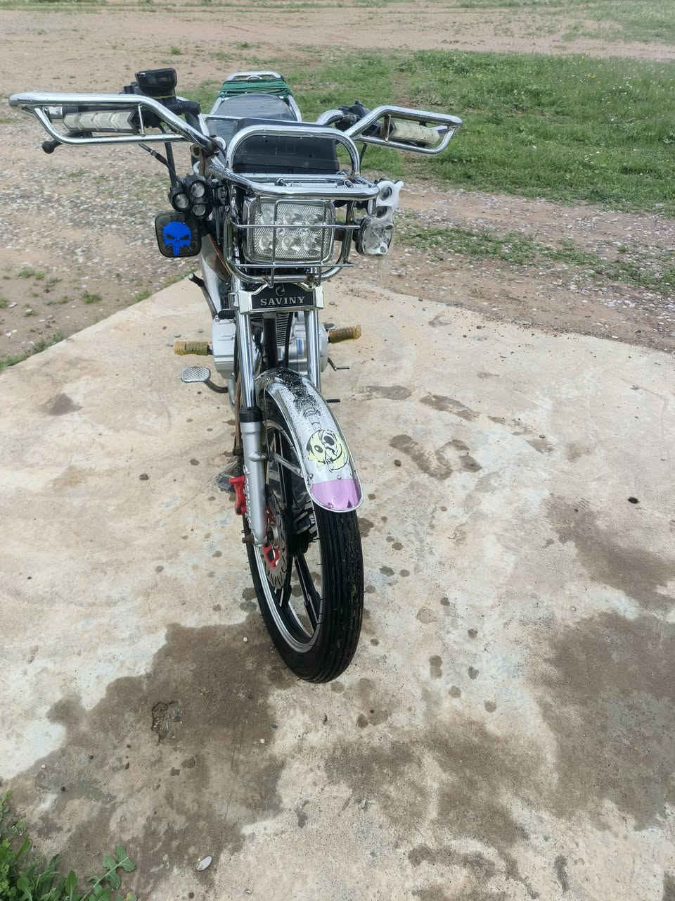 سلام عليكم ماطور للبيع أو مراوس سونك 23محرك مفتوح بس ولفات وزن ثقيل ابو الدرع طخم تواير جدد كهربائي كلها شغاله محرك شرط صافي شلعه ومعدل فول ربع ماتصرف إلي السعر550وبي مجال حك جيتك مكاني جنوب الموصل القياره قريت ارفيله


**إذا كنت صاحب هذا الإعلان وتريد حذفه لأي سبب، رجاءا أرسل رسالة إلى الدعم الفني**