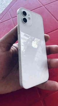 12 عادي   نضافه 100% ذاكره 128  بطاريه 94بلادي شرط الجهاز وتر لا مفتوح...