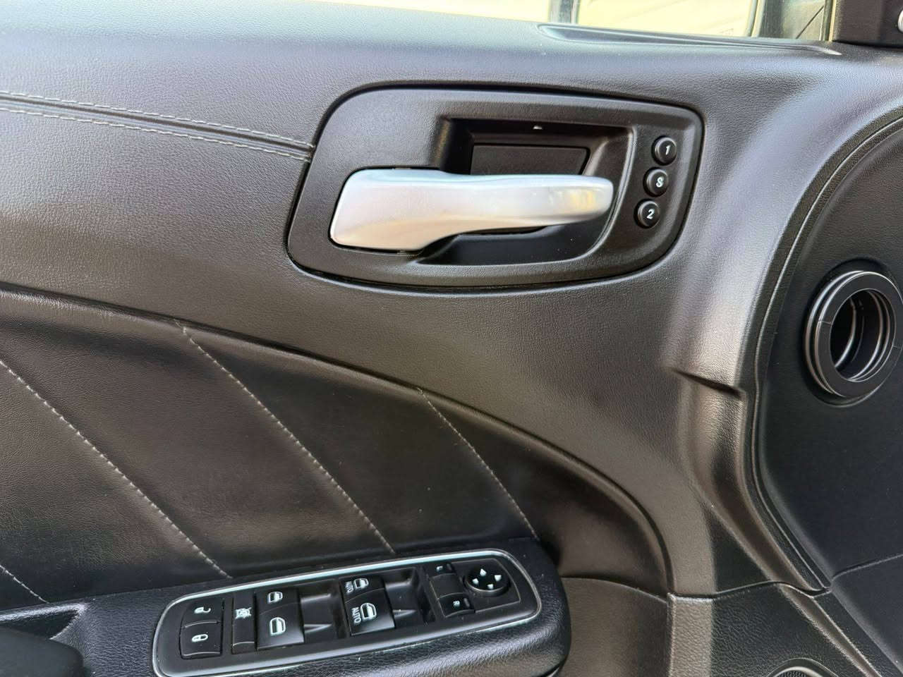 السلام عليكم شباب جارجر 19اصل بسمي حادث بنيدودعاميه شواصي دواخل كفالة فول عده التنته السعراتصال اوبيك خير ودلل *********** واتساب مفتوح
