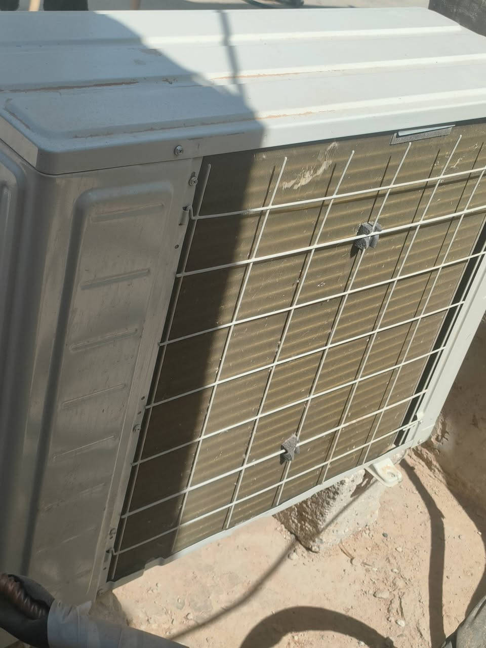 🔥 للبيع سبلت AUX 2 طن 24000 BTU - بارد/حار - كفاءة B - مستعمل نظيف 🔥
التفاصيل:
- النوع: سبلت جداري AUX تايلندي
- الحجم: 2 طن = 24000 وحدة تبريد BTU/h 
- الموديل: AS + H26ST-... 
- الوضع: بارد + تدفئة 
- الحالة: تبريد قوي ثلج، ماطور وكالة مابي صوت، الغاز منقص ربع مال تنفيس
- الملحقات: القطعة الداخلية + الخارجية + الريموت
السعر: 475 ألف دينار وبي مجال كلش بسيط
المكان: [اكتب منطقتك/المحافظة]

للاستفسار: ***********
