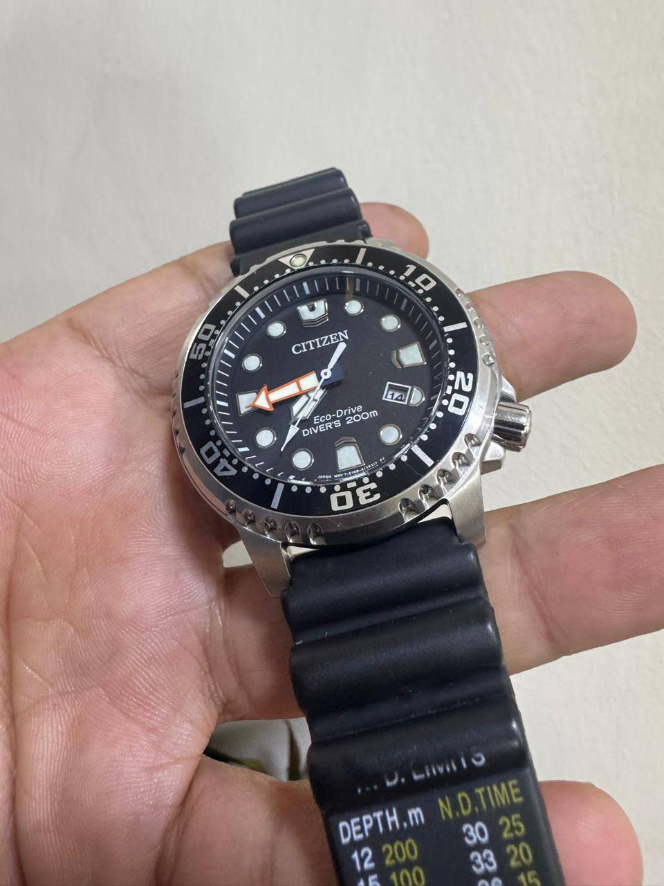 سيتزن غواصين اصلي
ايكو درايف - قفل بحري ومقاومه ٢٠٠ متر غوص 
مستخدم نظافه تامه بلادي 
السعر ٣٠٠ الف 
مكاني بغداد ومتوفر توصيل


**إذا كنت صاحب هذا الإعلان وتريد حذفه لأي سبب، رجاءا أرسل رسالة إلى الدعم الفني**