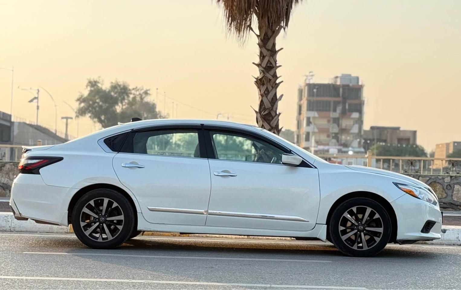 السلام عليكم

نيسان التيما 2016 امريكي رقم سليمانية داخل بيجي المرغوب 

المواصفات

بصمة تشغيل

بصمة ابواب

مانع انزلاق 

تحكم استيرن

مثبت سرعة 

كشن كهرباء

كاميرا خلفية 

ماشية 94000 

كير مكينة تبريد تدفئة حدادية شرط ما مفتوح على وضع الشركة 

الحادث موضح بالسونار بدون دواخل نهائياً  بدون ايرباك كلة سليم 

السيارة جديدة جداً  جداً مابيها اي نقص ولا اي گلوب بالدشبول 

السعر132 بيها مجال 

المكان ديالى /بعقوبة  للاستفسار رقم *********** واتساب او خاص موجود بعقوبة, ديالى
