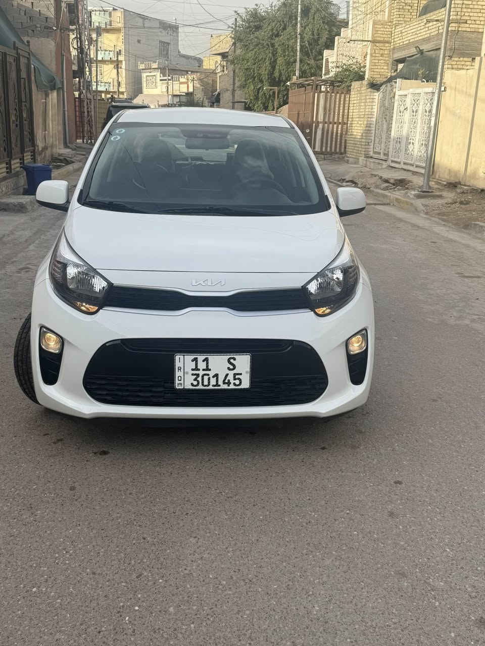 لبيع كيا بيكانتو2023موصفات عادية شاشة تحكم ستيرن المحرك 1400السيارة جديدة كفالة عامة من كلشي ماشية 7الف  العنوان بغداد السيدية سعر 127 الاتصال ***********

