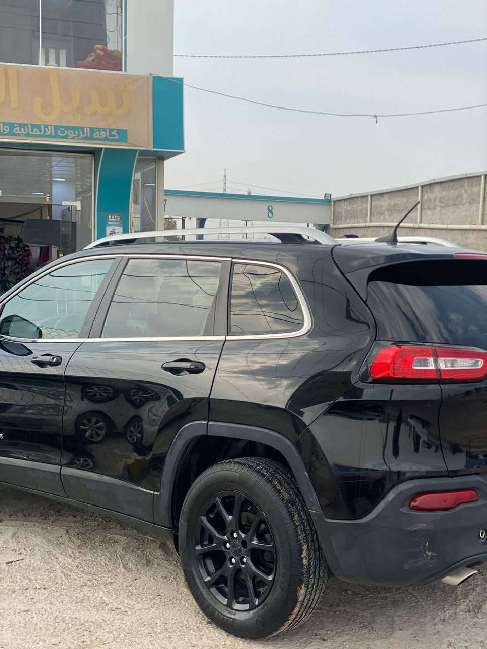 السلام عليكم 
جيب شيروكي بزون 2017
سيارة جاهزة للاخير ادامة جديدة
مكينة 4 سلندر 2,4
كير مكينة مكفول 
رقم بغداد مشروع وطني 
حادثها   بنيد ومدكر ايمن مبدل وبارد قليل بالمدكر الايسر 
سنويه جديده لسنة 2031 بسمي 
السعر 117
العنوان البصرة القرنة


**إذا كنت صاحب هذا الإعلان وتريد حذفه لأي سبب، رجاءا أرسل رسالة إلى الدعم الفني**