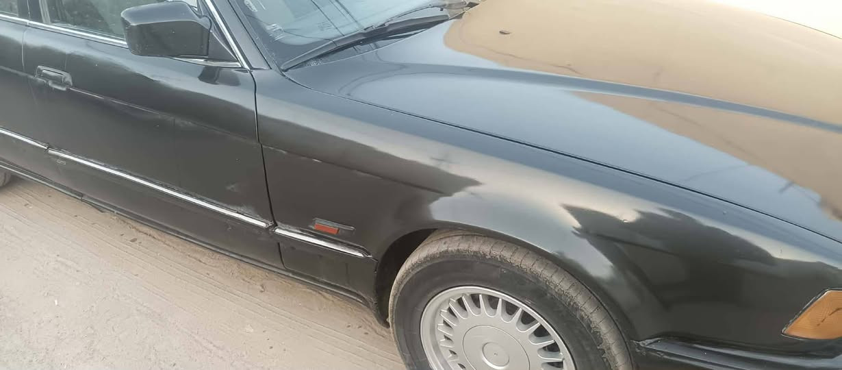 بي ام حجم٧٣٥ مكينه ٦ سلندر كير اوتماتيك   مكينه وكير مكفولات شرط لا تنقيس ولا تبخير ولا دخان مشروطات هيا والكير  صدر ورا وكدام  جديد تخم تاير جديد كهربائياتها كلها شغاله  رقم بغداد انكليزي سنويه جديده  هزتها ما نافذه
السعر 45 وبيه مجال  ***********
