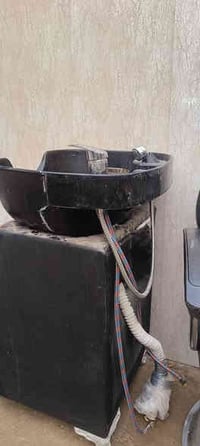 كرسي مغسله+كرسي حلاقه للبيع  نظافه 75 % كرسي حلاقه 75  كرسي مغسله 50  ...