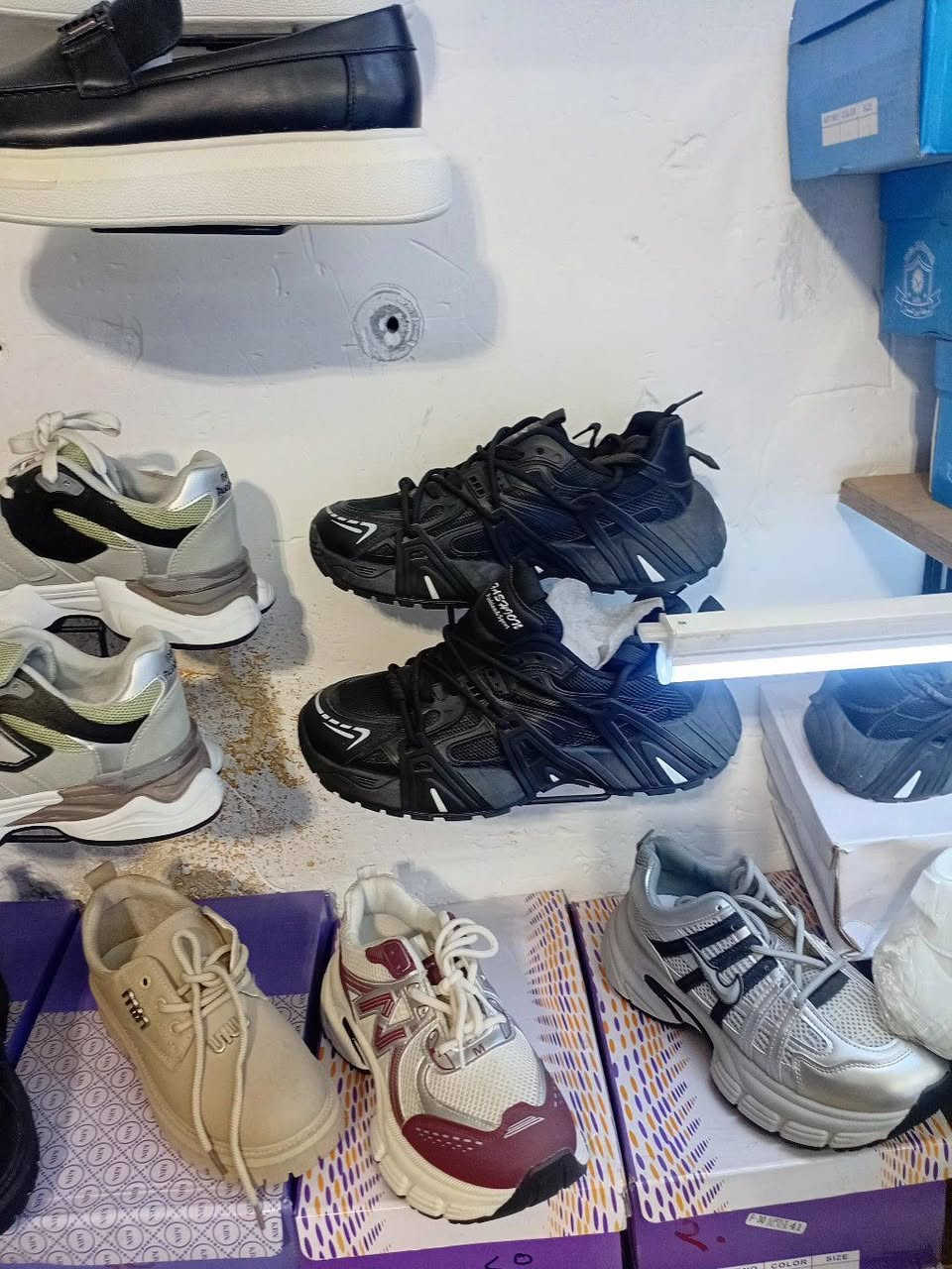 يوجد عندي شلعة احذية وبوتينات وشحاطات راجلية جديدة كله اصلية وماركات العدد 425 قطعة وهذه صورهن والفيس يحمل فقط 30 صورة بالمنشور وباقي الصور بالتعاليق


**إذا كنت صاحب هذا الإعلان وتريد حذفه لأي سبب، رجاءا أرسل رسالة إلى الدعم الفني**