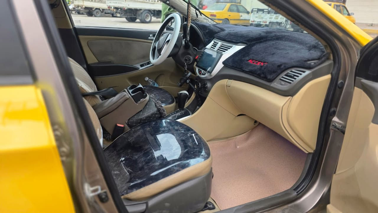 يا الله اكسنت ٢٠١٣ امريكي ضربتهة حوض الجنطه والقبق مال جنطه السياره كلهة ليبل واحد ما بيهة ولا قطعه تبديل بيهة طخات وشخوط والسياره جان عليهة فابيون شلته وصبغتهة صبغ عام السياره عليهة تعمير كامل قبل شهر ونص كلشي ما خليت بيهة نقص الله شاهد للبيع فقط السعر ٩٠ورقه وبيهة مجال الله يشهد بوجهك للشارع كلشي كامل بيهة مكينه ١٦٠٠ كير ومكينع يخبلن ***********ما متواجد عل نت اتصل وتدلل
